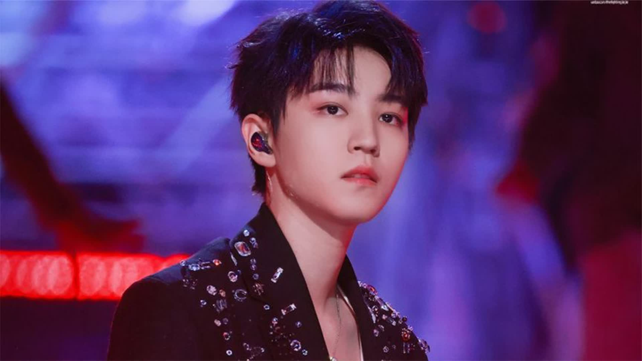 王俊凯"婚纱照"曝光,当看到新娘后,网友直呼:要一直在一起