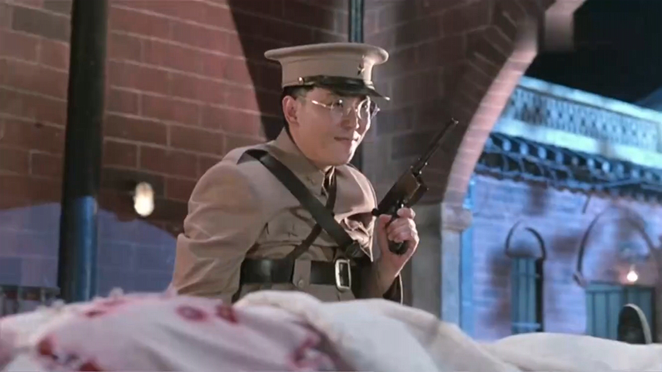 不愧是阿威队长,实在太精彩过瘾了,这段看一次笑一次