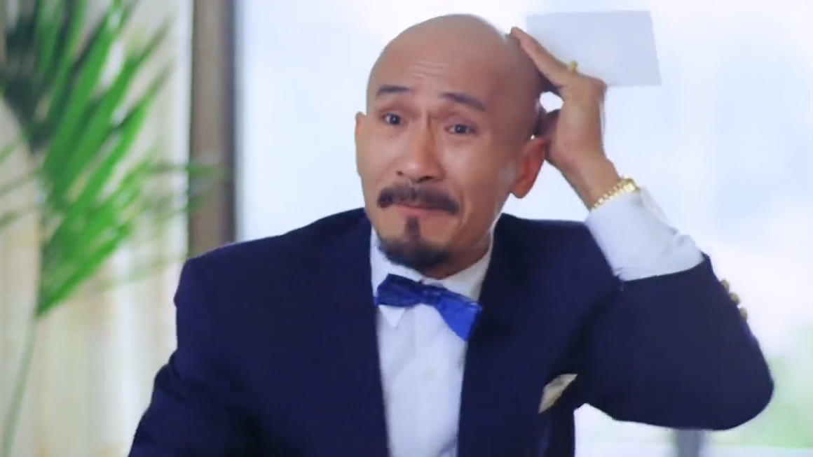 徐小凤上秒还暴揍光头佬,一听三千万立马停手,太真实了