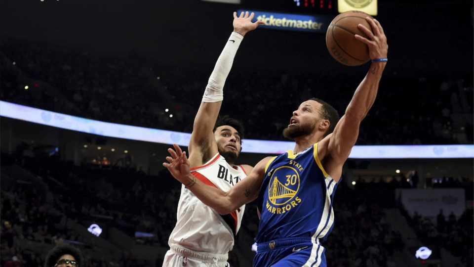 勇开最后8分钟:亨德森连续失误开演 库里连中关键球率队逆转