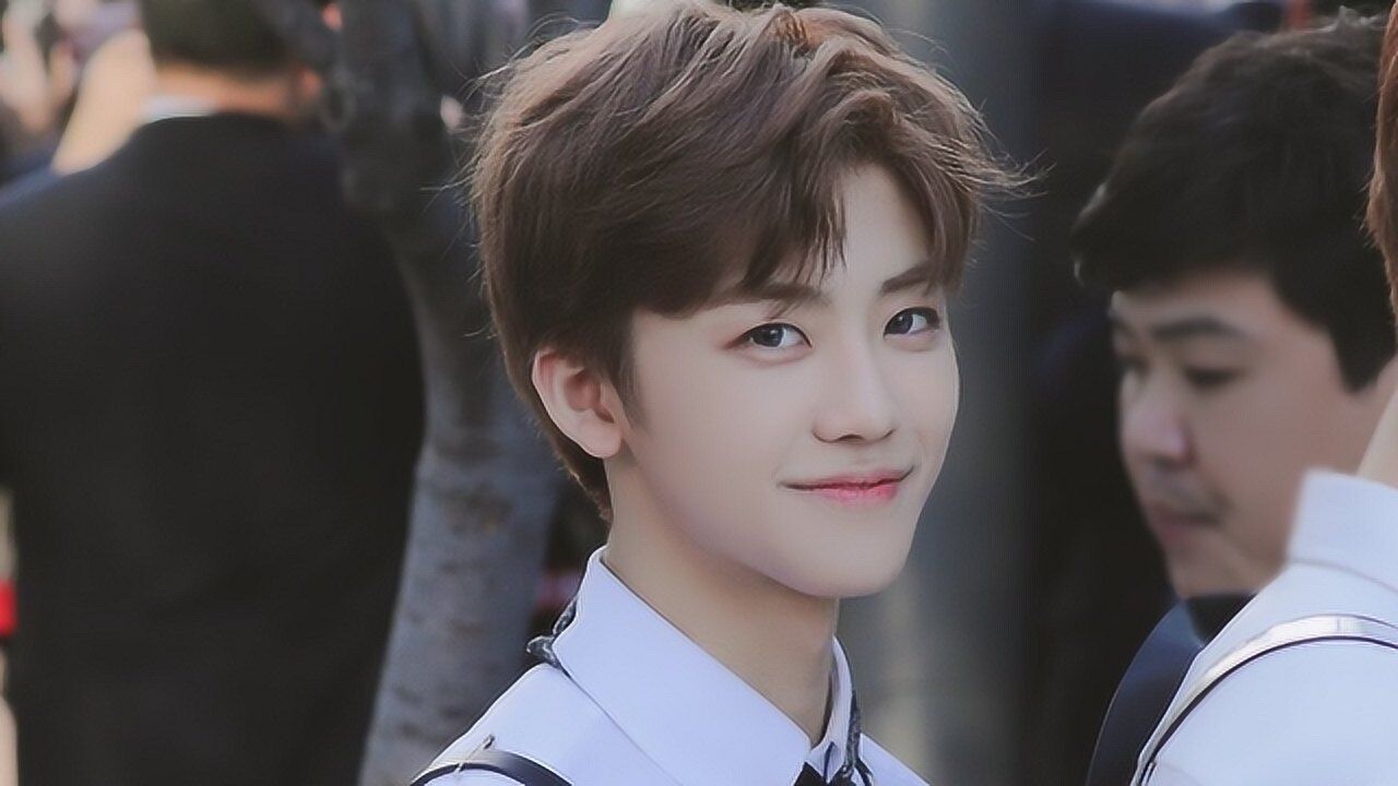 nct dream罗渽民直拍,帅气唱跳《we go up》