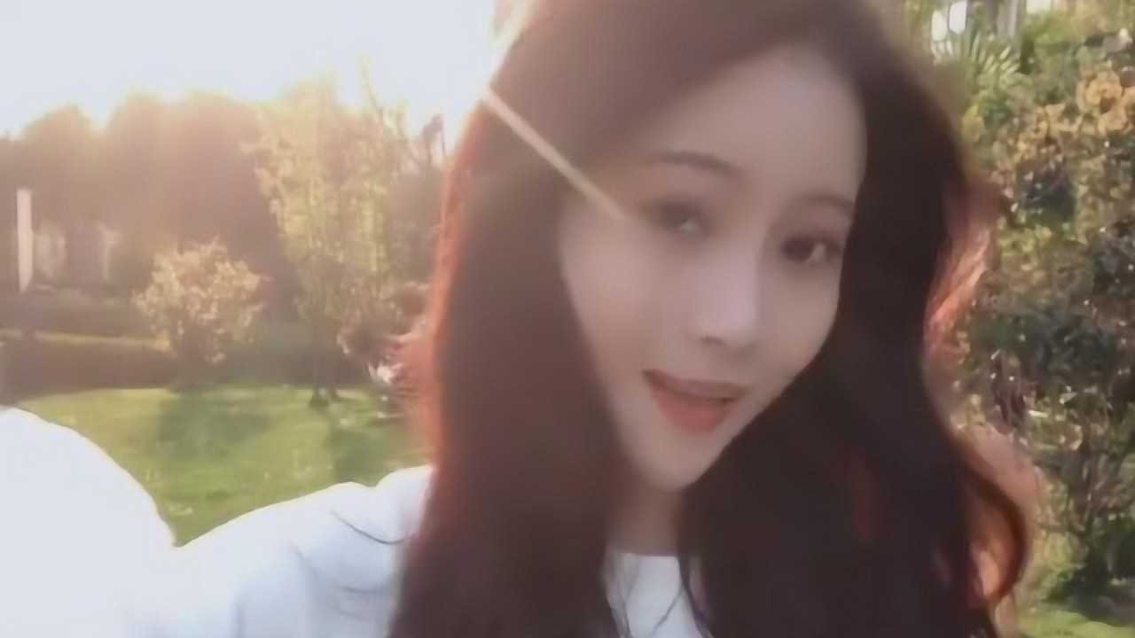 美女竟然在大街上脱衣服，下一幕惊呆了路人_腾讯视频