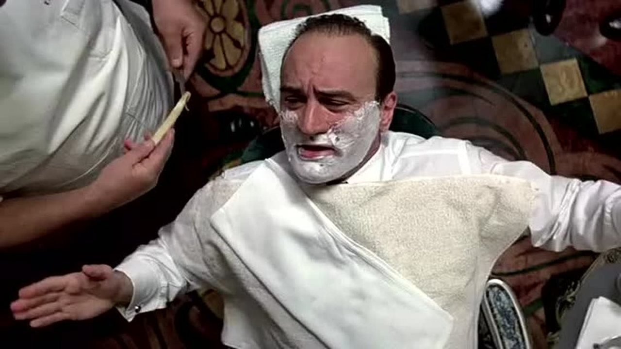 八十年代经典警匪片,罗伯特·德尼罗演活芝加哥黑帮枭雄艾尔·卡朋