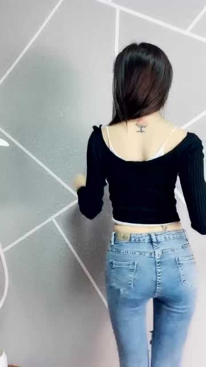 背影好看还是纹身好看为你甜蜜转身