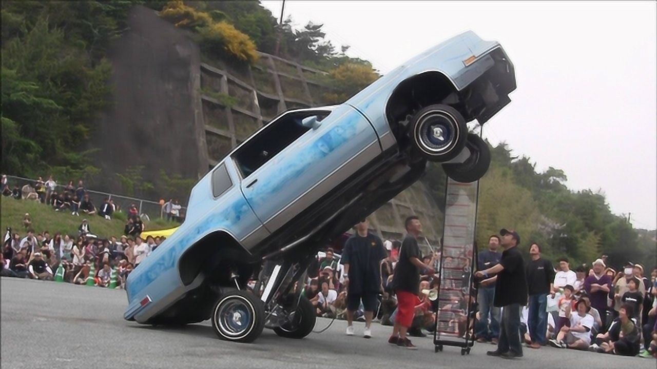 汽车弹跳比赛最高达到了5米,确定不会翻车吗?太震撼了!
