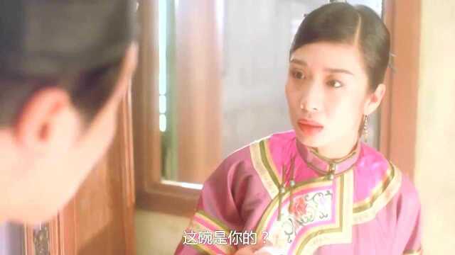 笑喷了,星爷喝下美女手中的奶,不料那不是杏仁茶是美女的母乳!