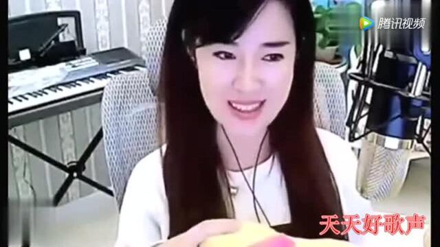 妹子翻唱经典歌曲《爱的礼物》好听