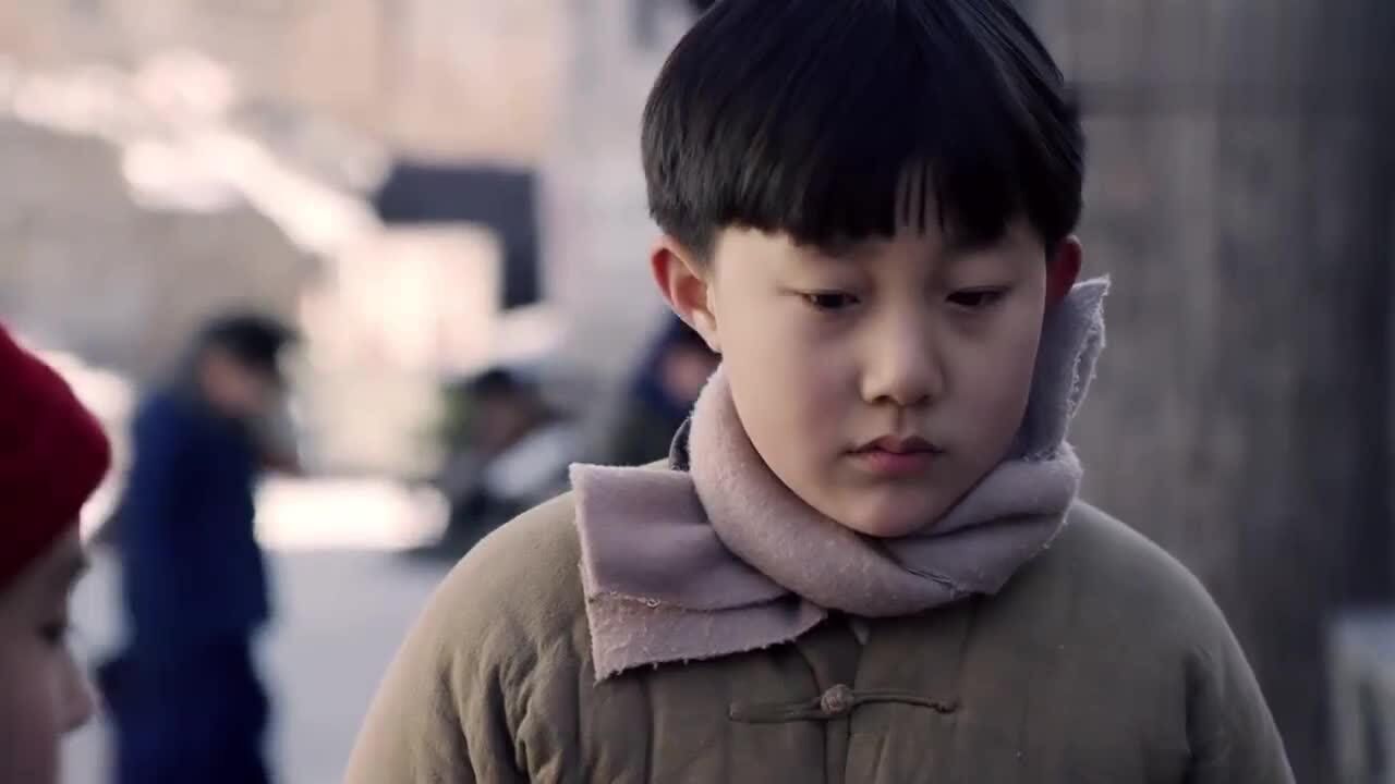 情满四合院:孩子们过小年放鞭炮,槐花也想玩,棒梗哄骗傻柱的钱