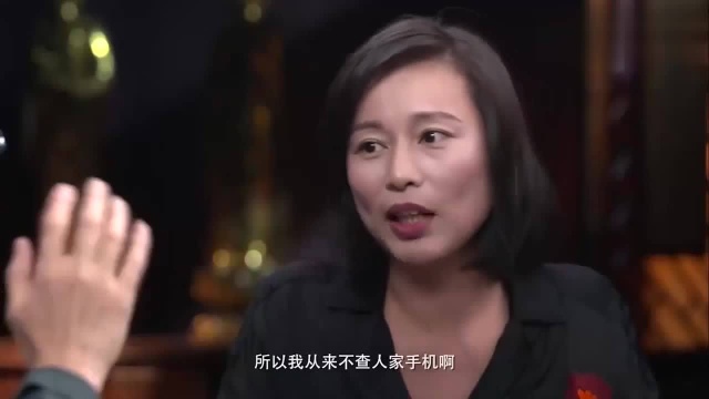 窦文涛认为周轶君婚姻很幸福,想不到她竟回答三个字,让人意外!