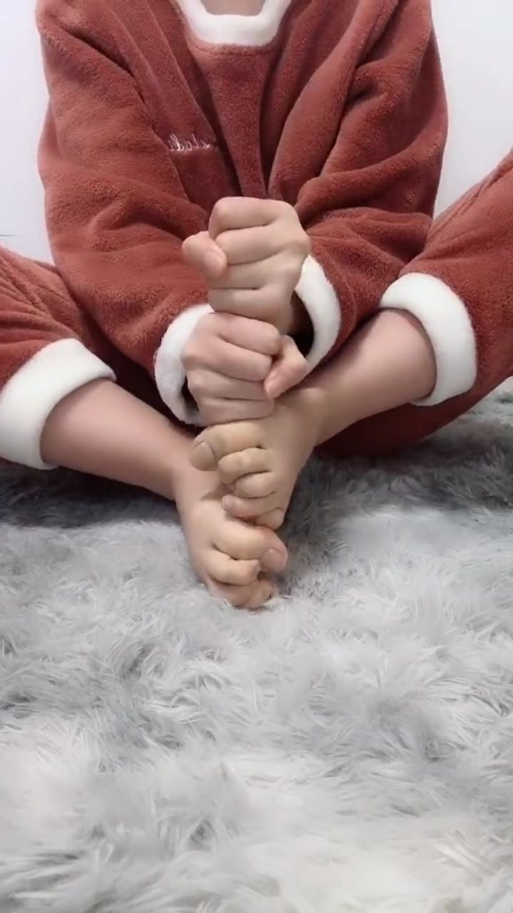 一曲红红火火,恍恍惚惚的中枪脚趾舞