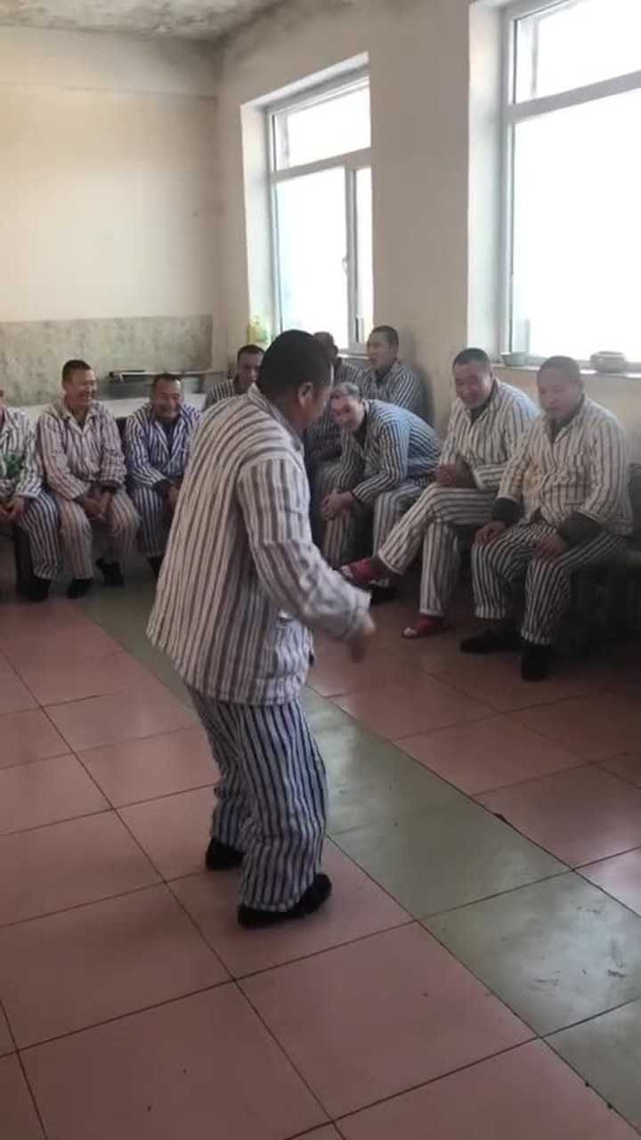 精神病院里,最会跳舞的病人!