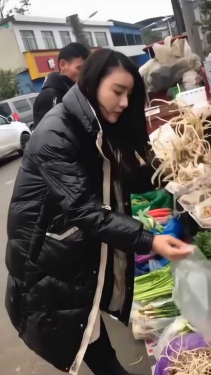 买菜遇到一美女,我竟一见钟情,该如何搭讪?