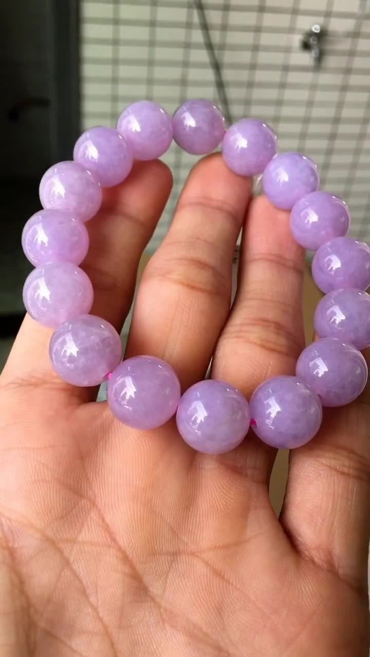极品紫翡翠手串由16颗极品紫色翡翠珠组成太漂亮了