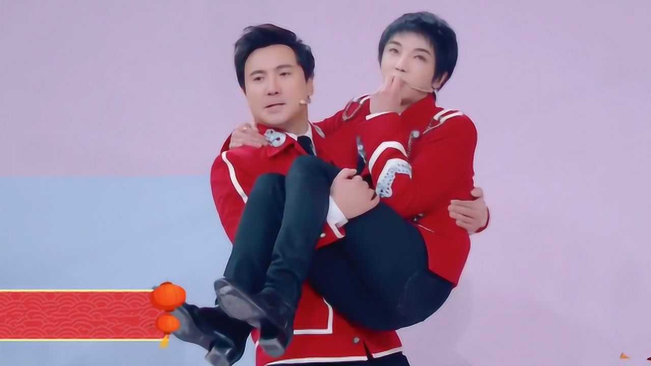 王牌对王牌你画我猜花花华晨宇被公主抱关晓彤急中生智赢得比赛