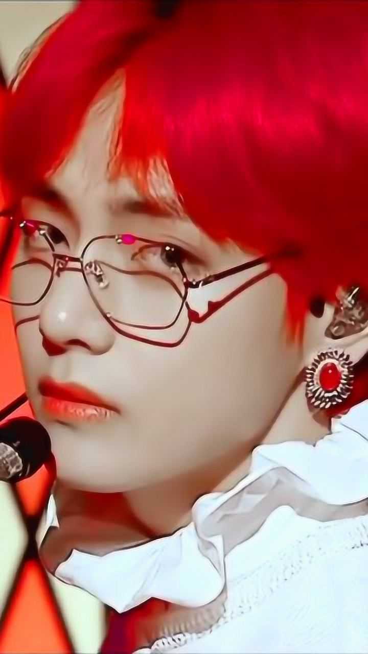 金泰亨的红发造型太上瘾了看到停不下来