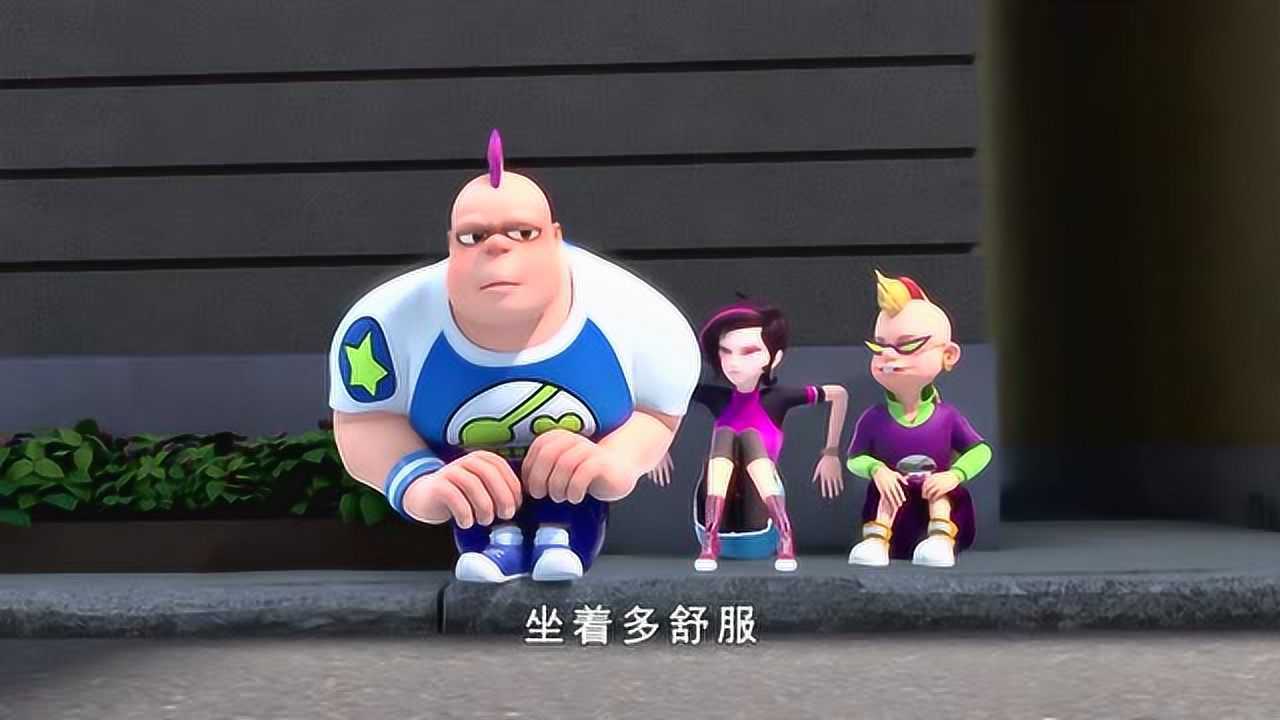 三只松鼠:刀仔看着三只松鼠,想把它们抓住表演赚钱