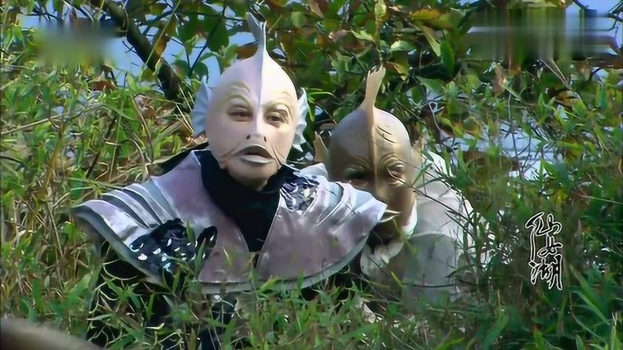 男人竟把羽衣当作恩公的遗物,死活不给小七,怎料两人被鱼精跟踪_腾讯