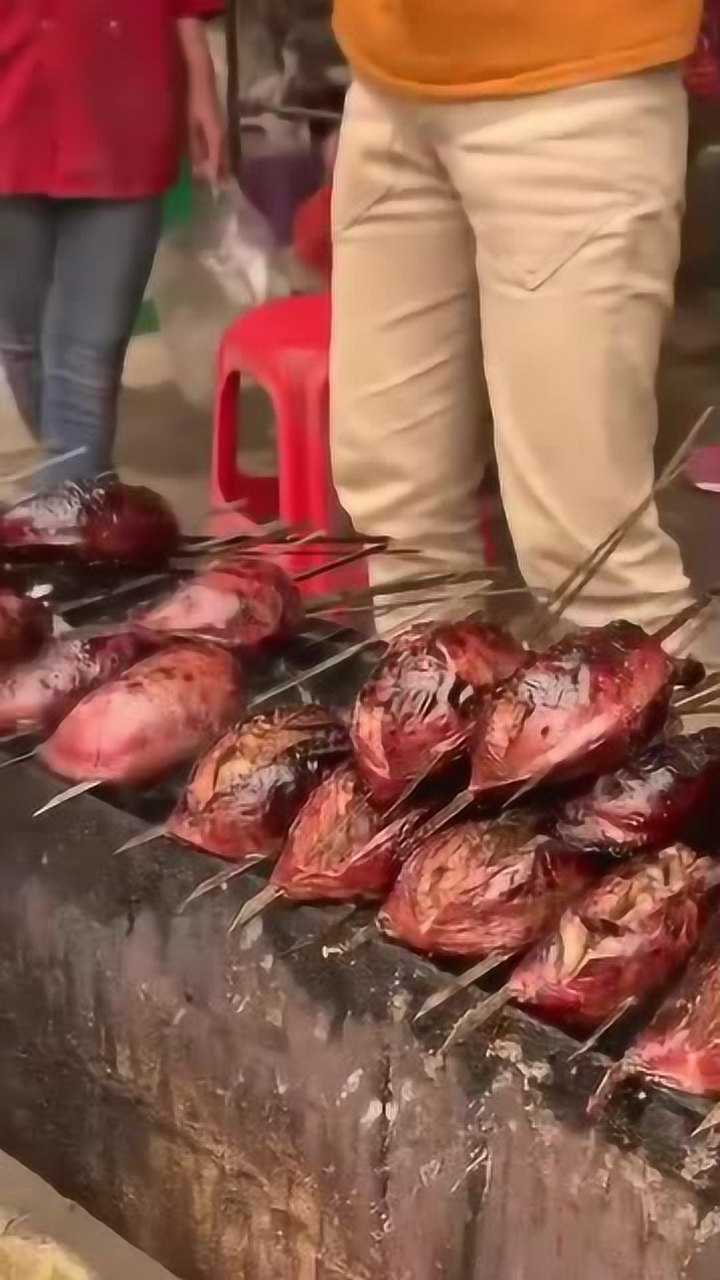 新疆特色羊塞皮,定价5元一个,终于能补补身体了!