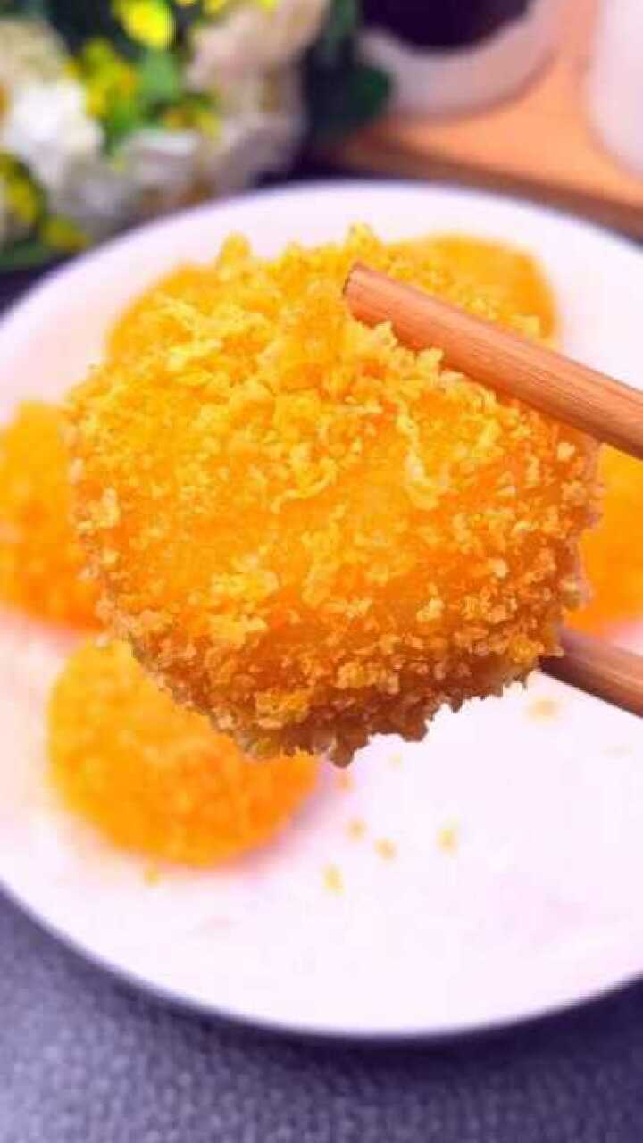 用上面包糠炸汤圆真是太美味了