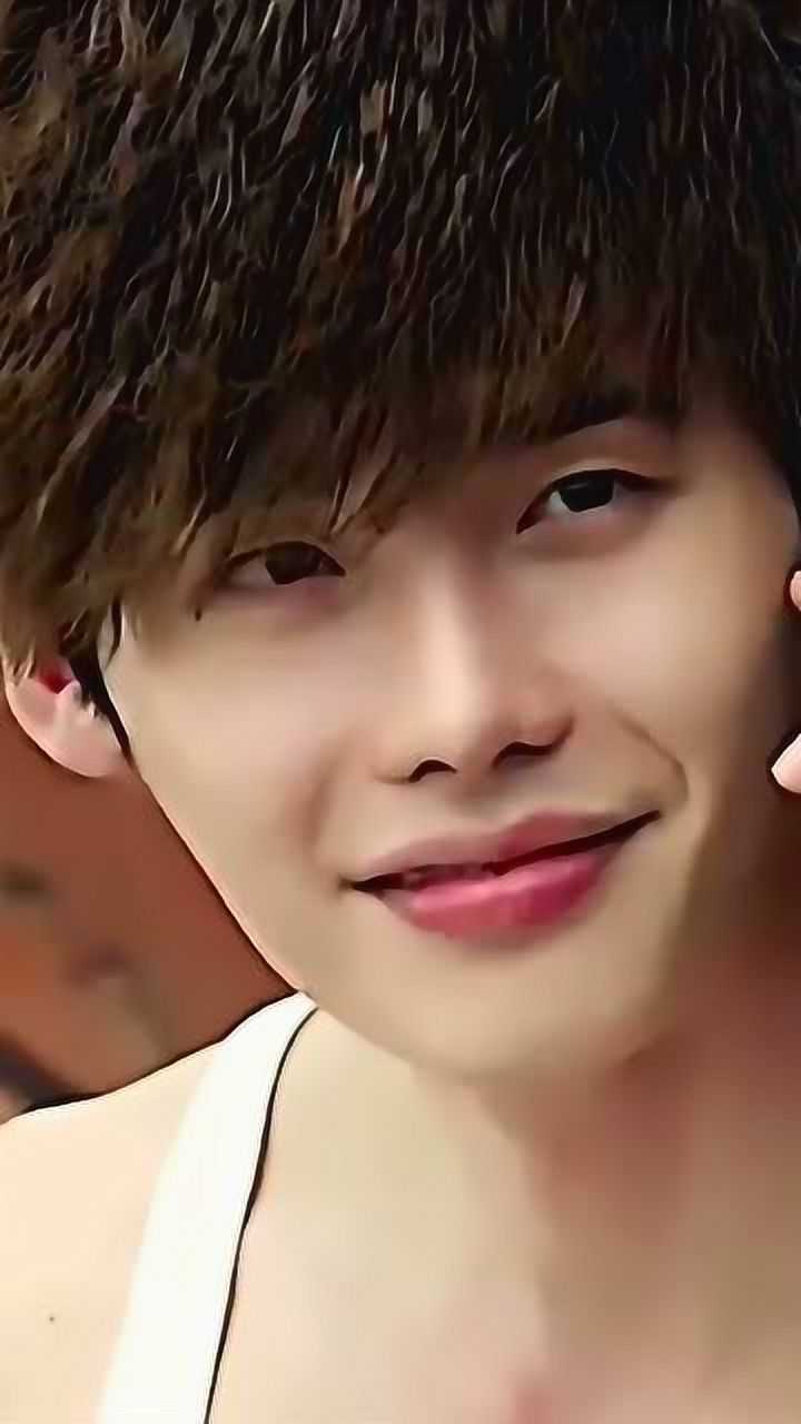 李钟硕wink合集眨眼的时候嘴巴也要动一下