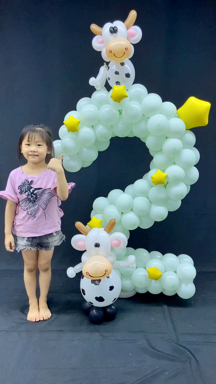 十二生肖当中的生肖牛气球造型你喜欢吗