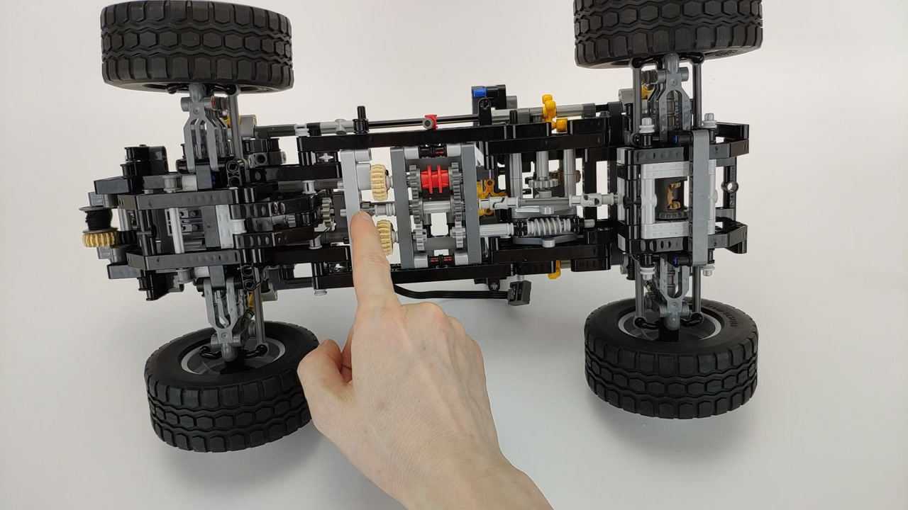 12年前的绝版乐高科技套装,乐高8297越野车绞盘和底盘传动的实现