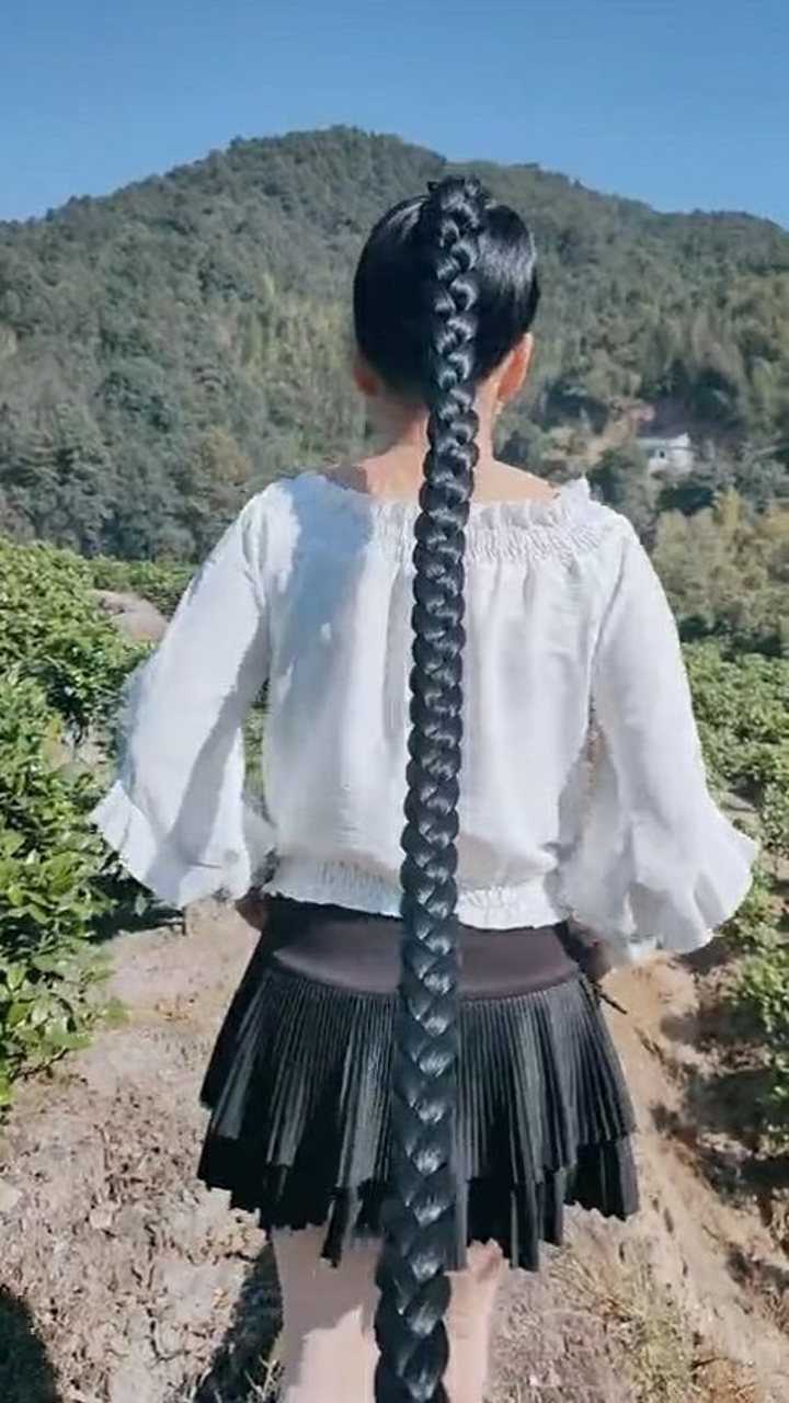 两米长的大辫子,乌黑亮丽