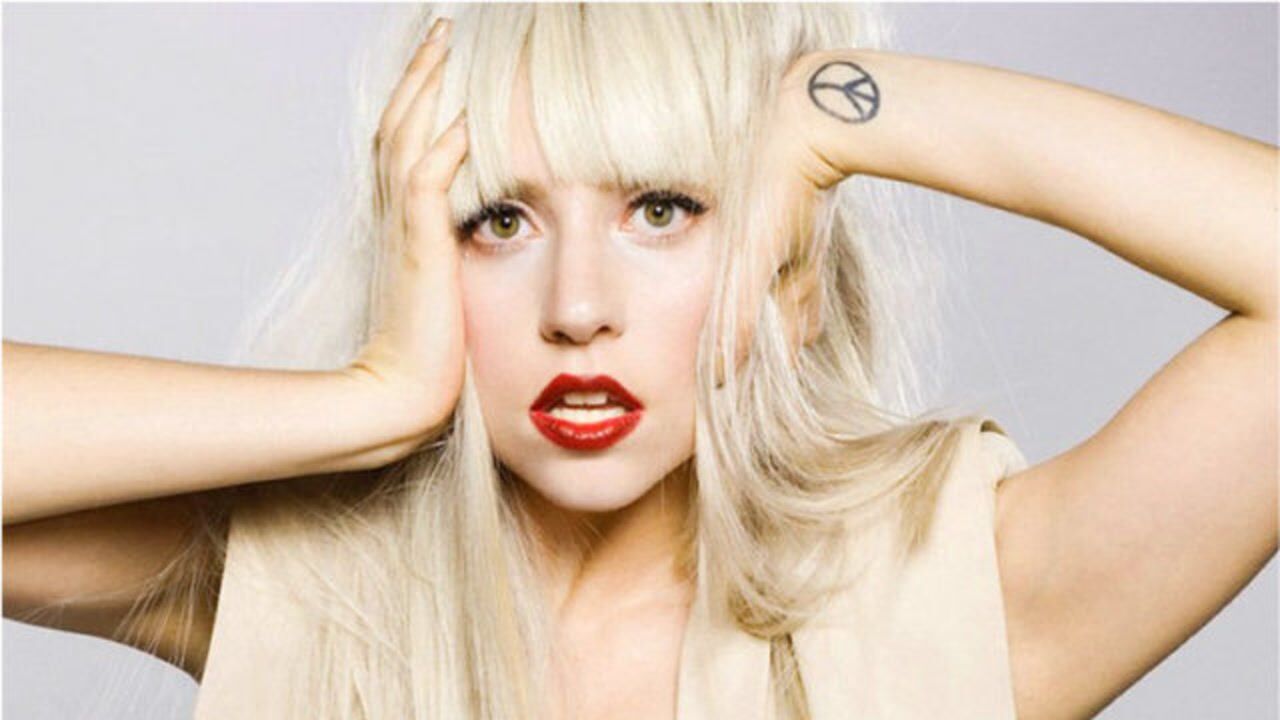 粉丝收到的亲签专辑只有一条线