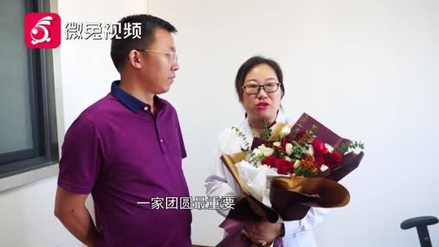 “他不浪漫,连花都没有送”,结果…这对生死之交夫妇撒的狗粮巨甜!