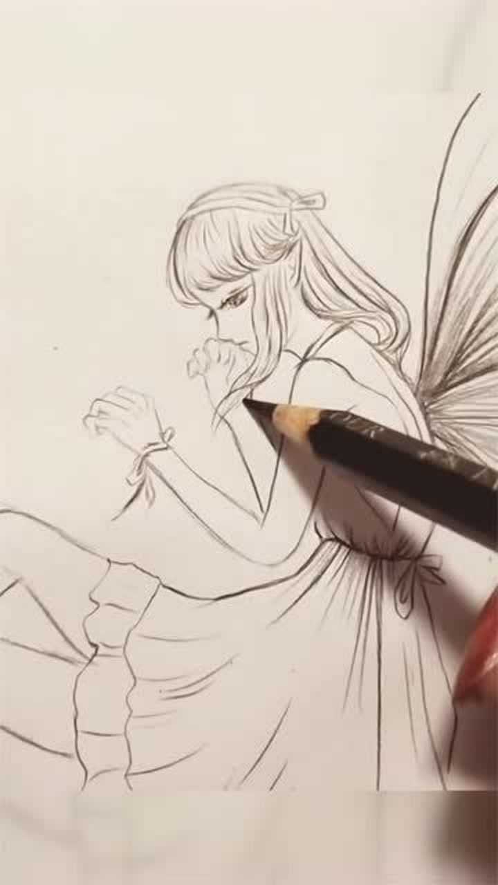 手绘教程教你画出后背有翅膀的女孩,又简单又好看,美坏了