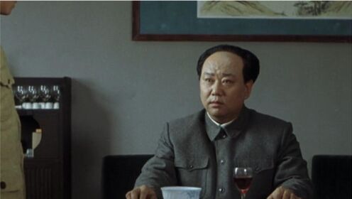 《毛泽东和他的卫士》：18岁小兵因听不懂方言，闹出了许多笑话