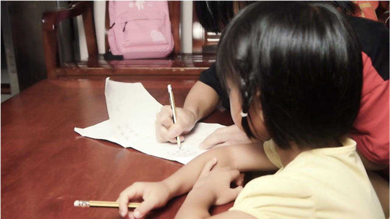 【中国式家长】辅导作业60天挑第二天,教小孩做作业真的太难了