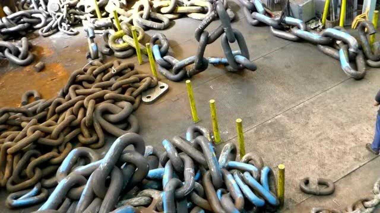 实拍,比大腿还要粗的铁链是如何烧断的,你肯定没见过