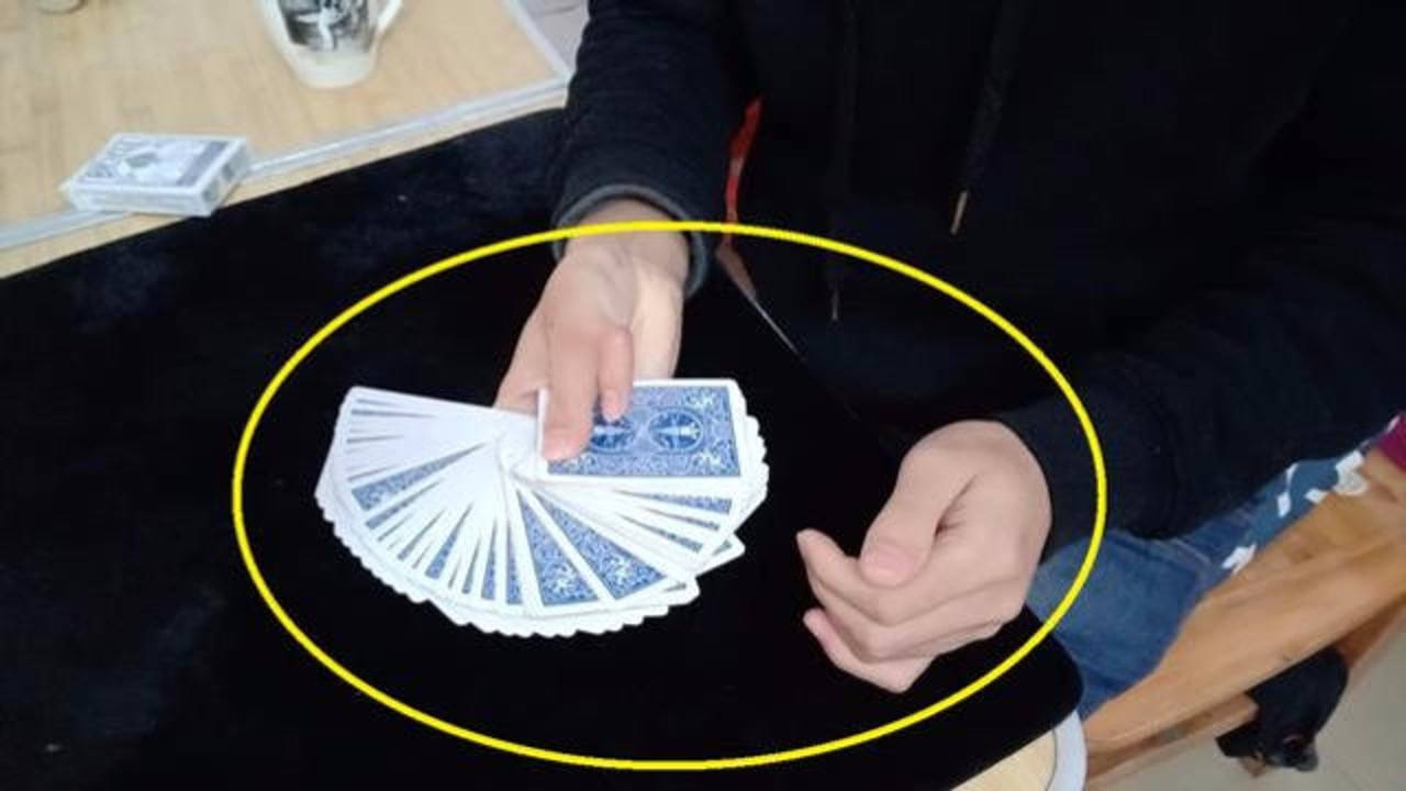 扑克魔术大全「基础手法篇」06:双手开扇,舞台基础手法!