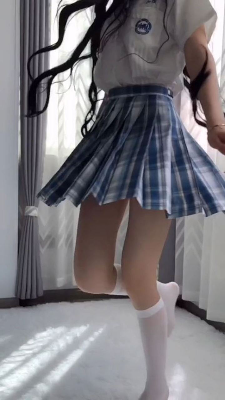 jk制服最大的爱好就是每天转圈圈给你们看