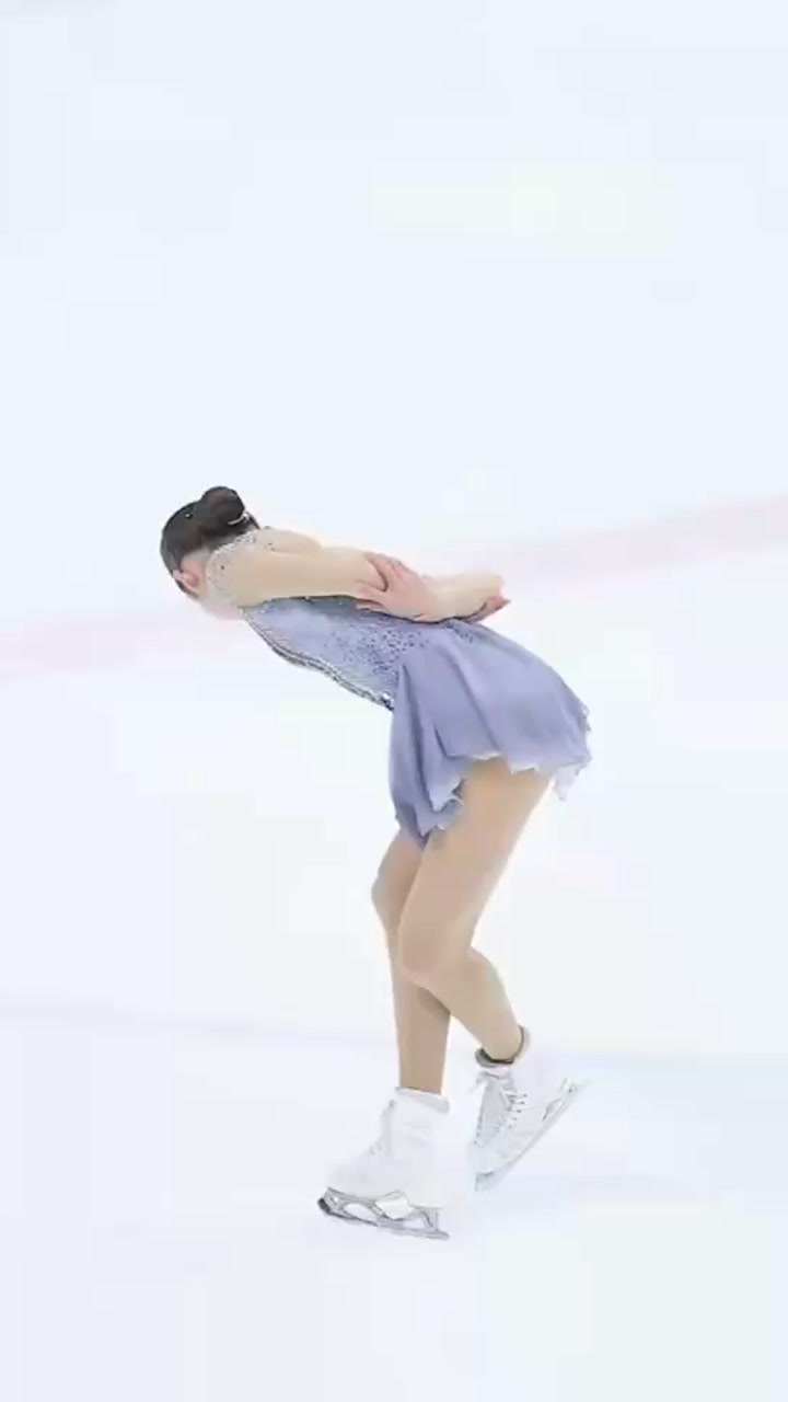 美妙绝伦的美女花式溜冰