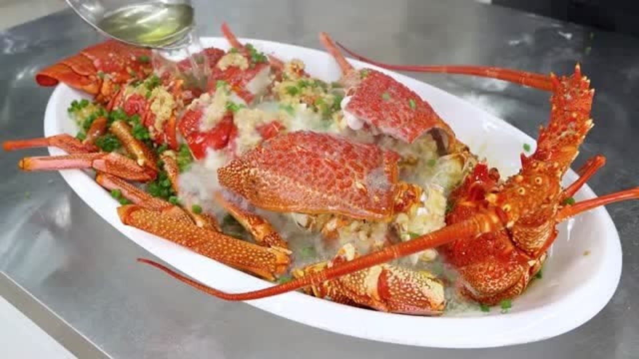 手把手教您"蒜蓉粉丝蒸澳龙"的家常做法,口感q弹