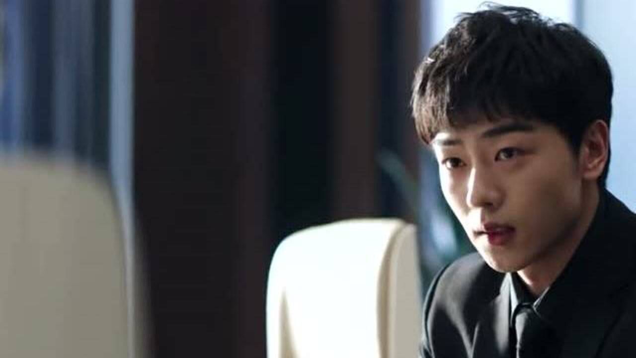 路征为保住爸爸的心血向同父异母的哥哥路晋求情被坦白拒绝