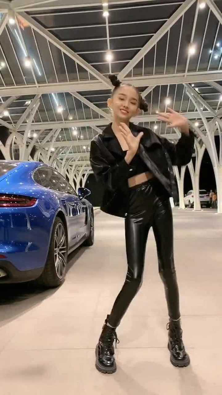 笑纳宋小睿舞蹈动作很牛