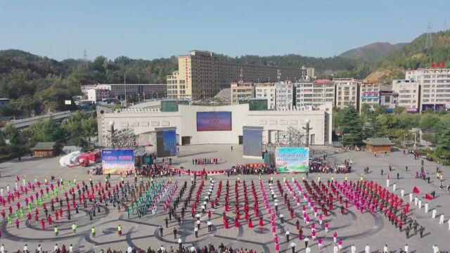 (电视通稿ⷥ›𝥆…ⷦ–‡化)陕西商南:千名老人舞动城乡