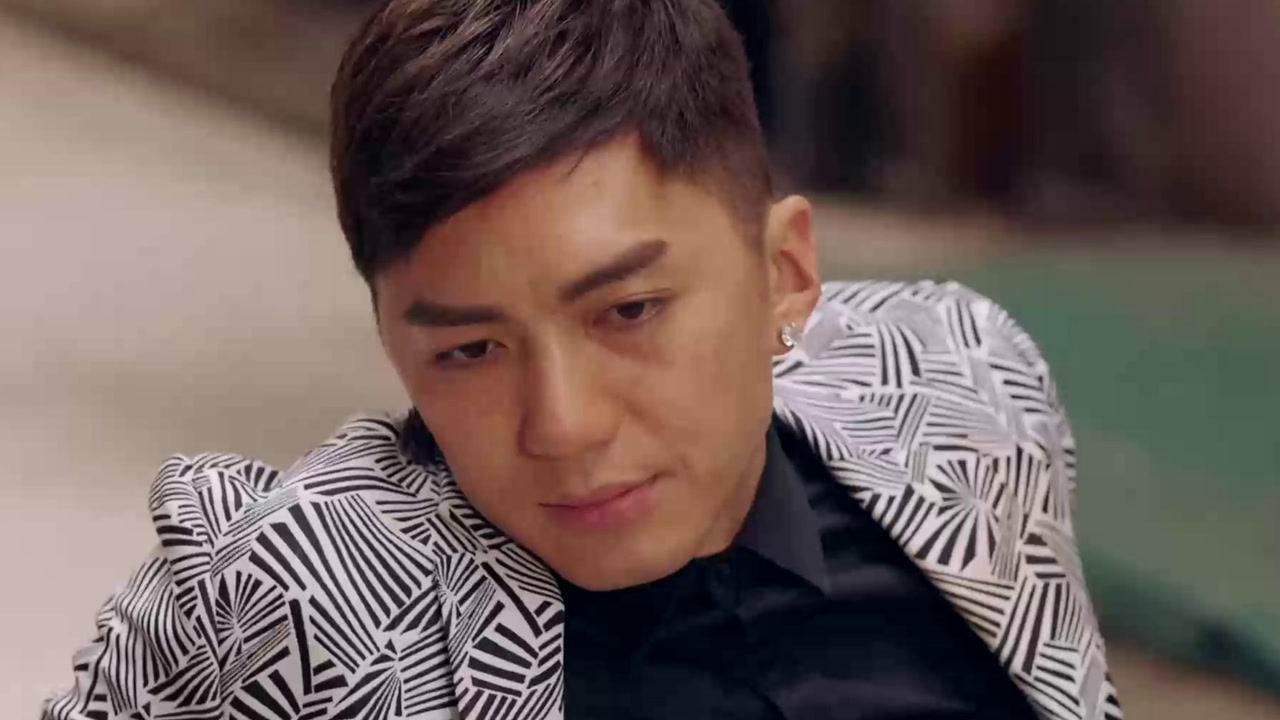 使徒行者天堂哥被人围攻还好卓凯救了他但他却不领情