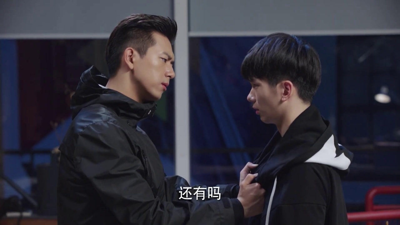 亲爱的热爱的戴风压力大哭鼻子韩商言太不会哄人越哄越难受