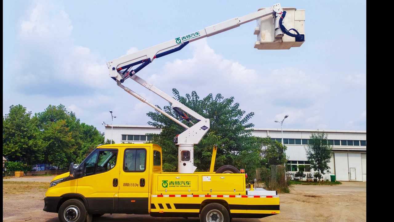 "青特牌"—小型无支腿绝缘斗臂车