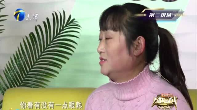 26岁“渐冻症”美女台上展现惊人毅力,手捏泥人,全场掌声不断