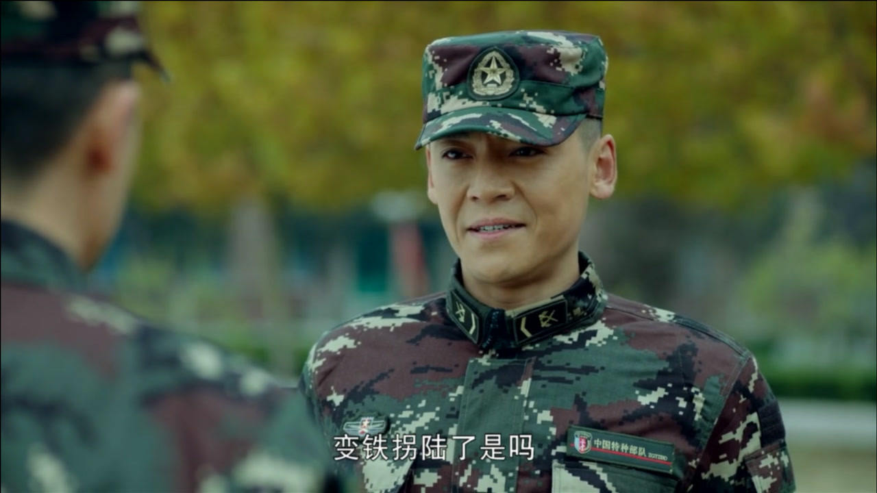 热血尖兵:兵王归来风采依旧!基地最高长官亲自迎接,开口一句话太扎心!