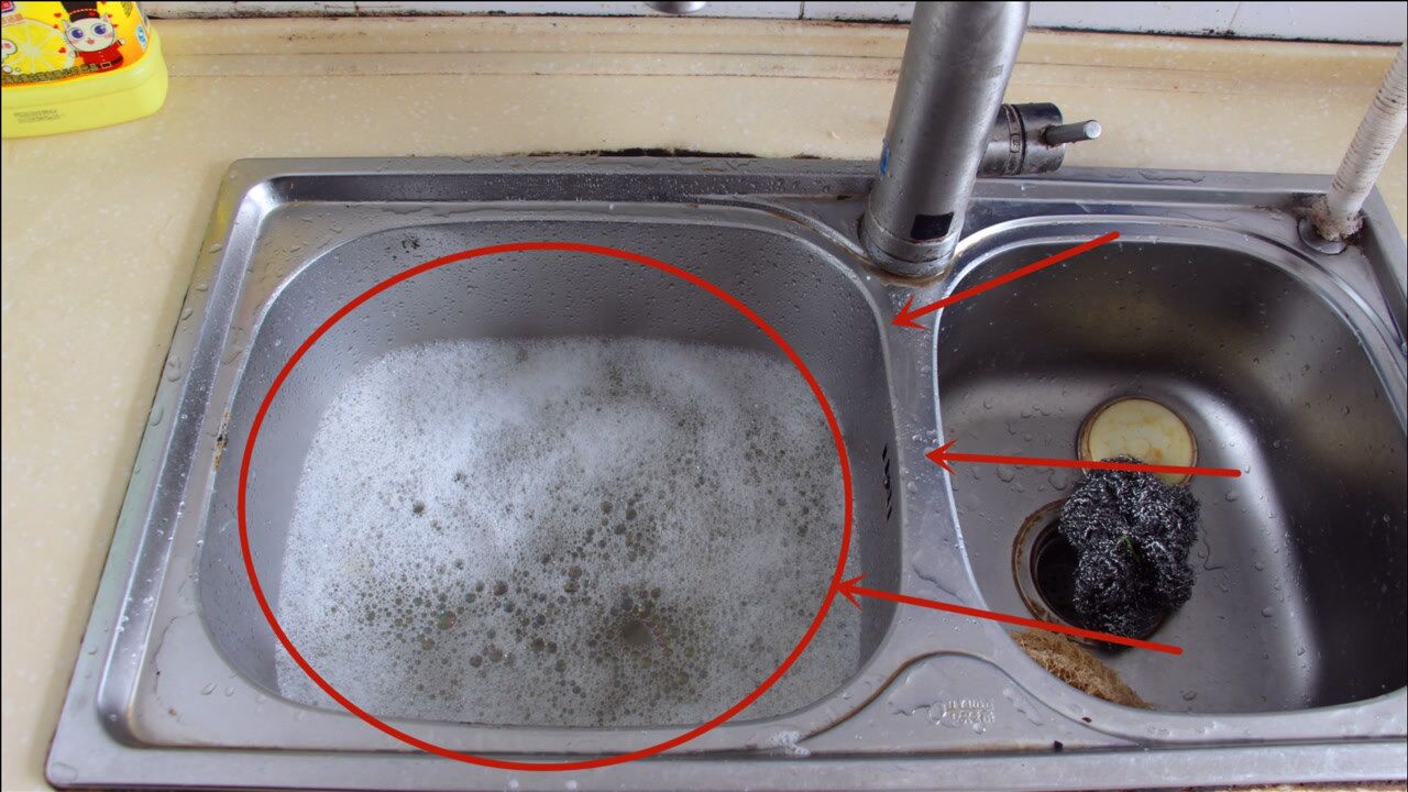 厨房洗碗池堵塞严重通过2个步骤快速疏通简单不费力