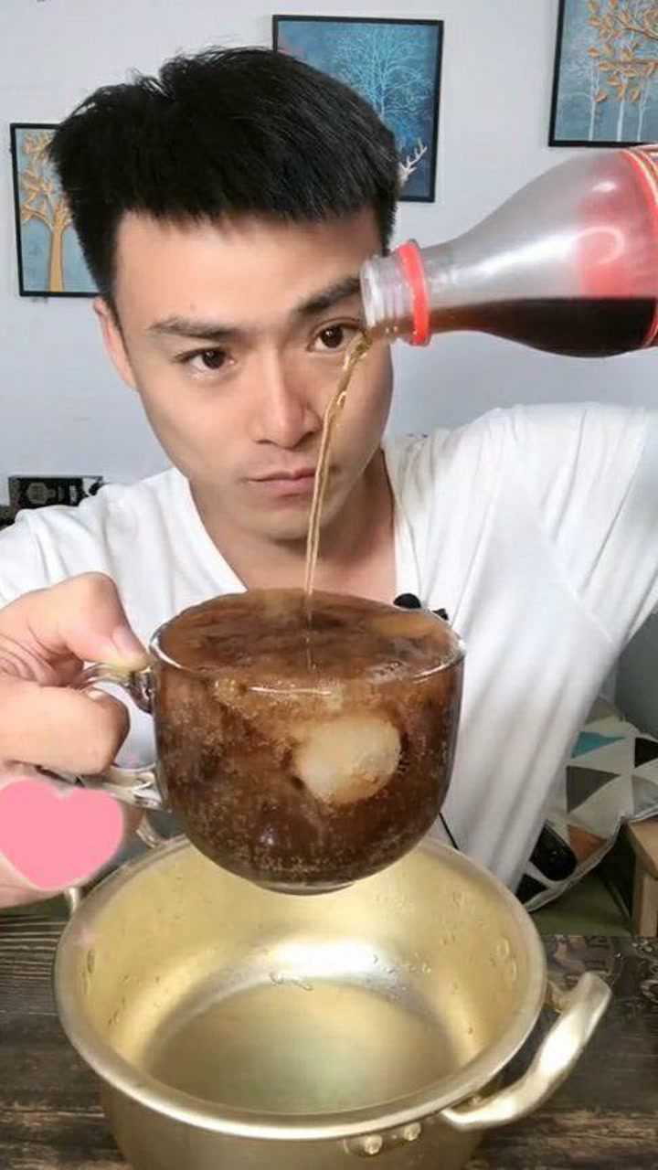 可乐海绵杯子冰,连吃带喝过瘾,还有点上头!