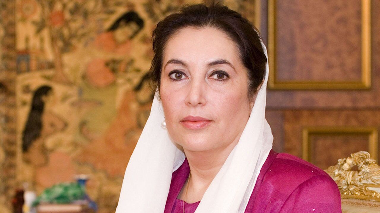 今日人物丨铁蝴蝶折翼巴基斯坦前总理贝布托遇袭身亡