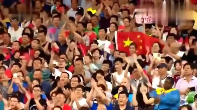 张国伟跳高渐入佳境,这一跳完美过杆!