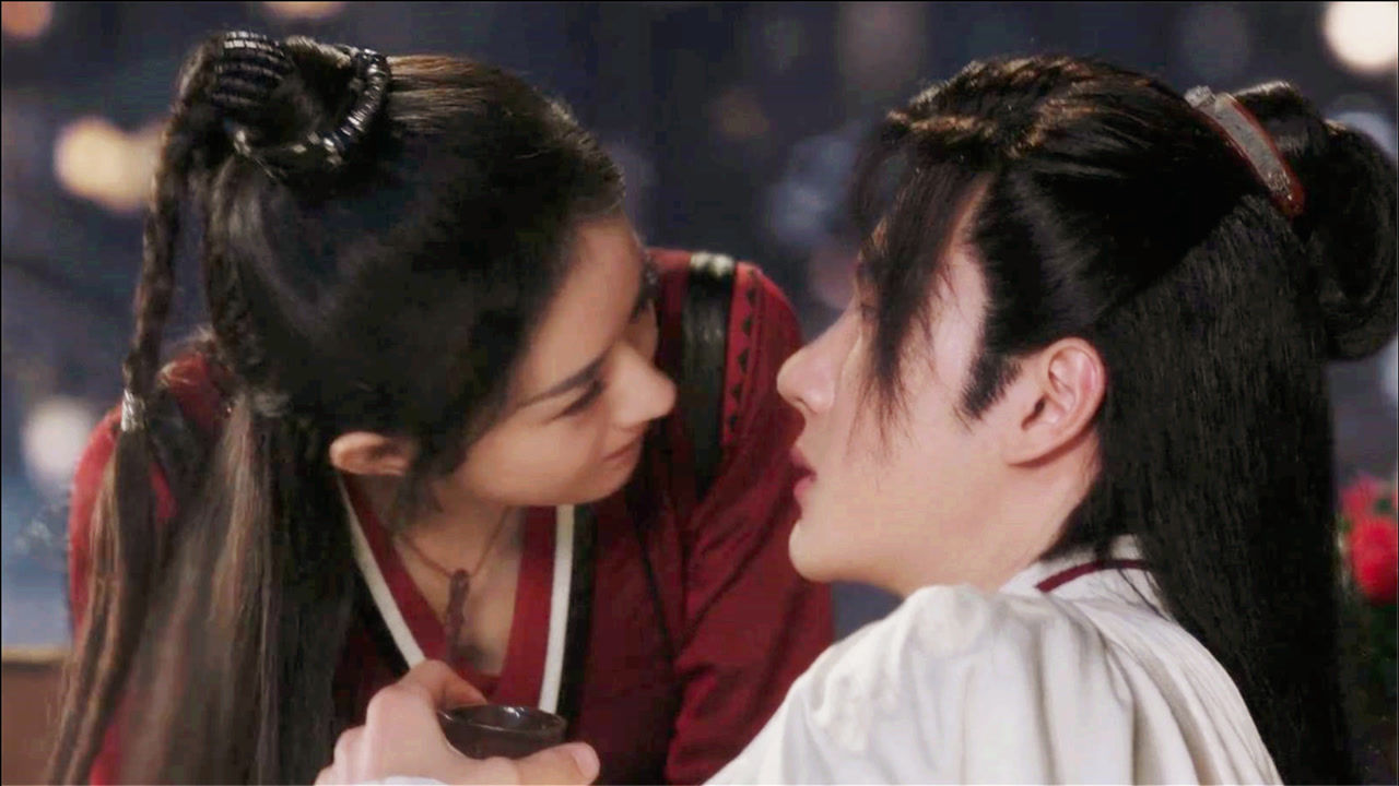 有翡谢允忍不住向周翡求婚主动与周翡亲吻周翡当场害羞了